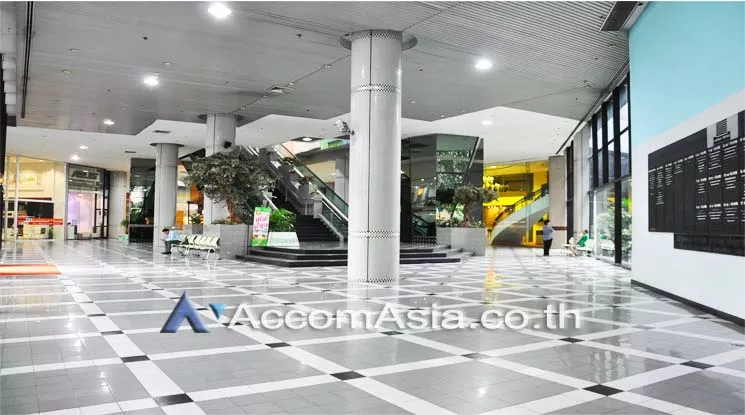 4  Office Space For Rent in Ratchadaphisek ,Bangkok MRT Rama 9 at Chamnan Phenjati Business Center AA12888